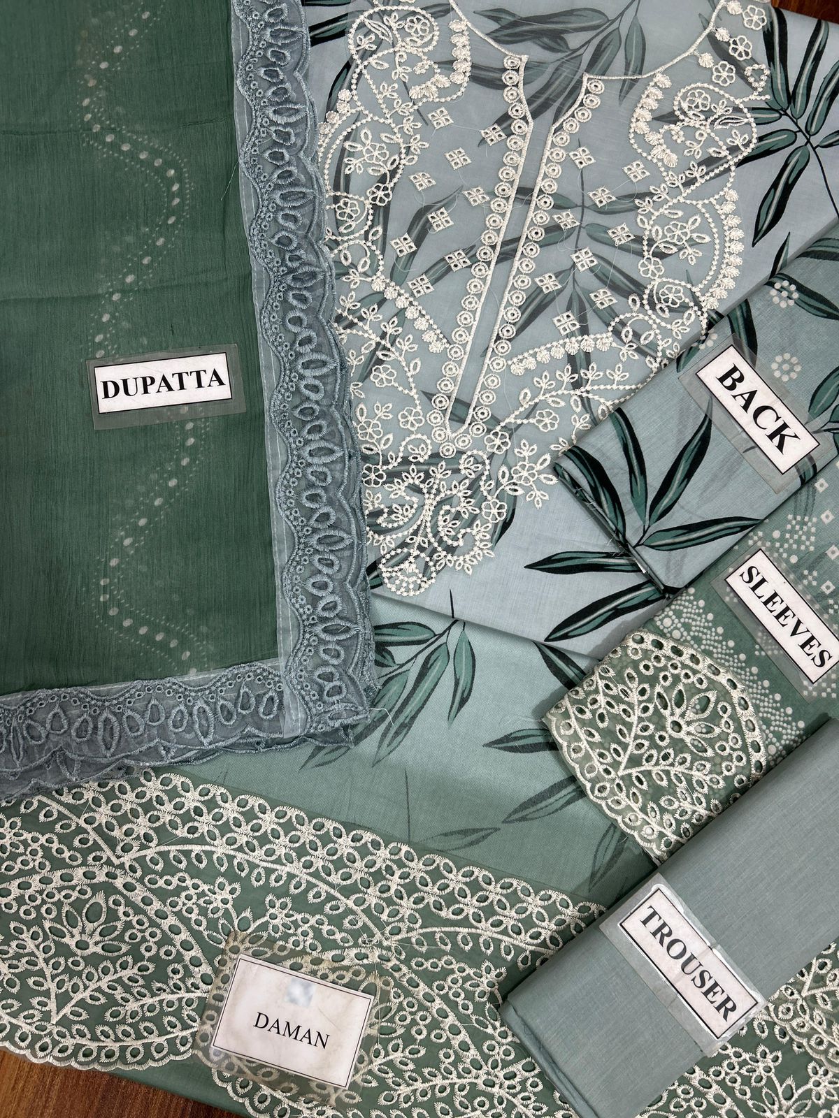 Kainaat Luxury Embroidered Lawn Suit with Chiffon Dupatta – 3 Piece | 2026 Collection
