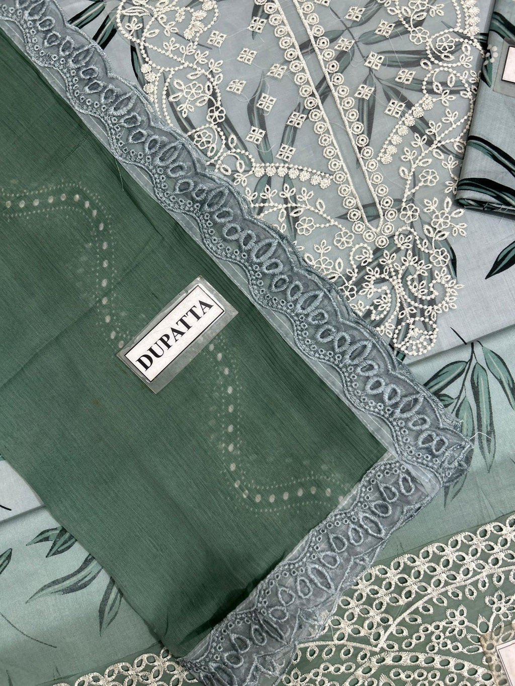 Kainaat Luxury Embroidered Lawn Suit with Chiffon Dupatta – 3 Piece | 2026 Collection